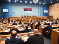 NSRS USVOJILA SPORNI ZAKON: Dodik ukinuo finansiranje svih stranaka