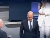 NAKON ŠOKANTNOG GLASANJA U BUNDESTAGU: Reakcija bivšeg njemačkog kancelara Olafa Scholza rekla je sve... (VIDEO)