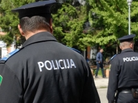 INCIDENT U TUZLI: Muškarac izboden nožem ispred tržnog centra