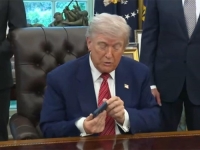JEDAN POZIV MIJENJA SVE: Donaldu Trumpu zazvonio telefon na press konferenciji, a onda...