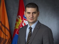 SRAMAN ODGOVOR GRADONAČELNIKA POŽAREVCA OPOZICIONOJ ODBORNICI: Ako želite partnerske odnose evo vam moj broj telefona... (VIDEO)