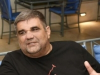 TVRDIO JE DA GA JE VUČIĆ POKRAO, NA KUĆU MU JE BAČENA BOMBA, A BIO JE I U ZATVORU: Pogledajte snimke koje objavljuje na mrežama