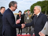 VUČIĆEV DOLAZAK U MOSKVU HIT NA INTERNETU: Ko ga je to dočekao na aerodromu...