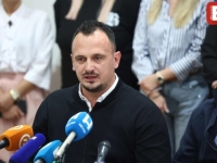 ZDRAVSTVENI RADNICI NEZADOVOLJNI PRIJEDLOGOM VLADE KS: Idemo na proteste ako treba, nećemo dozvoliti da nas zavlače! (FOTO)