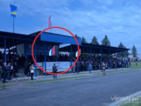 SKANDAL U KASARNI 'KOZARA': Ministar odbrane Srbije i Dodik sjedili tokom intoniranja himne BiH (VIDEO)