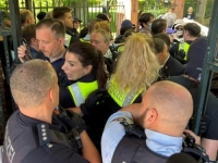 UHAPŠENO VIŠE OSOBA: Ljevičari i članovi AfD-a sukobili se u Dortmundu, policajac lakše povrijeđen