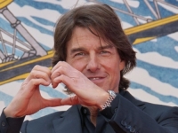 ŽELI JOJ UGODITI: Tom Cruise troši sulude iznose na osvajanje atraktivne Ane de Armas