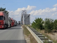 VELIKE KOLONE KAMIONA NA GRANIČNOM PRELAZU RAČA: Na GP-ima, pogotovo tamo gdje se ulazi u bh. entitet RS...