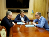 JELISEJSKA PALATA DEMANTOVALA GLASINE: Na stolu ispred Macrona nije bio kokain, nego...