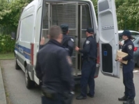 DVOJE POGINULIH, DESETINE POVRIJEĐENIH: Uhapšeni vozači u stanju šoka nakon nesreće u Hrvatskoj dovedeni u tužilaštvo
