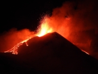 PANIKA U ITALIJI: Vulkan Etna ponovo eruptirao
