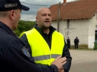 'VUKLI SU NAS DOK NISMO IZAŠLI NAPOLJE': Novinarske ekipe nisu puštene na Vučićev skup kod Zaječara