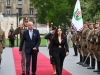 ZVANIČNA POSJETA: Predsjednica Kosova dočekana uz vojne počasti u Mađarskoj (FOTO)