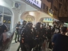 NAPETO U NOVOM SADU: Studenti zasuli jajima prostorije SNS-a, Vučić poslao specijalce, demonstranti traže...