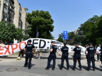 PRED VAŽAN SASTANAK, SRBIJANSKA VLAST SKRIVA BRUKU: Beogradski 'Sava centar' ograđen, policija pokušava...