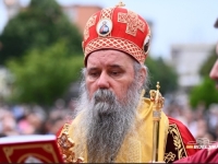 MITROPOLITI IZ BH NAPISAO PJESMU POSVEĆENU STUDENTIMA U SRBIJI: 'Um im je tako postao sotonski...'