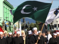 NAJLJEPŠI PRIZORI TRADICIJE: Svečani defile konjanika u Donjem Vakufu
