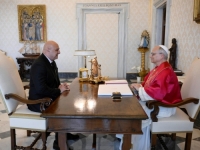 PAPA POZVAO NA HITNO SMIRIVANJE NAPETOSTI NA BLISKOM ISTOKU: Danas je primio libanskog predsjednika...