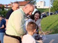 'DA BAJRAMSKI DANI BUDU ISPUNJENI MIROM, ZDRAVLJEM...': Benjamina Karić na svoj prepoznatljiv način uz baklave obilježila radost praznika (FOTO)
