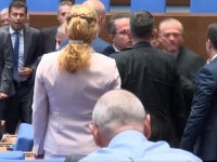 NEVJEROVATNE SCENE U BUGARSKOM PARLAMENTU: Izbila tučnjava zbog eura (VIDEO)