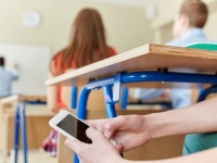 'ISPRAVLJANJE PRETJERANOG IZLAGANJA EKRANIMA': U ovoj autonomnoj zajednici bit će zabranjeno korištenje mobitela u školama