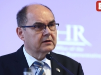 SCHMIDTOVE JASNE PORUKE: 'Entiteti postoje samo unutar BiH, blokade i osporavanje Ustavnog suda su neprihvatljivi'