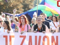 'SB' NA BH. POVORCI PONOSA U SARAJEVU: Dugine zastave, transparenti i podrška Palestini (FOTO)