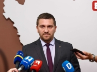'SB' NA LICU MJESTA / BURNO U SARAJEVU: Gradsko vijeće prekinulo sjednicu, pogledajte šta je nakon svega kazao Jasmin Ademović...