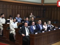 ADEMOVIĆ POZVAO NA OZBILJNOST: Nastavak sjednice Gradskog vijeća Sarajeva ponovo prekinut zbog nedostatka kvoruma (FOTO)