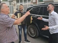 FINALISTA ZVEZDA GRANDA I NAJBOLJI BH. HARMONIKAŠ IZNENADILI OMILJENOG BH. PJEVAČA: Halid Bešlić im dao savjet zlata vrijedan (VIDEO)
