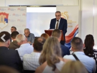 PUKLO U VRHU SDS-a: Mladen Bosić demonstrativno napustio sjednicu Glavnog odbora, većina poslanika traži odlazak Miličevića