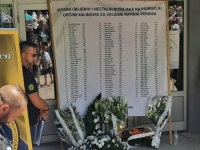 OBILJEŽENA GODIŠNJICA ZLOČINA NAD BOŠNJACIMA U KALINOVIKU: Kroz logor koji je bio smješten u školi prošlo je više od hiljadu žena, djece i muškaraca... (VIDEO)