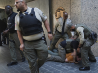 HAOS U LOS ANGELESU: U sukobu policije i demonstranata privedeno više od 40 osoba (VIDEO)