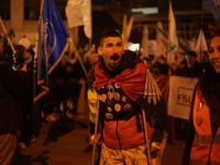 NAPADU PRETHODILE PROVOKACIJE: Pretučen Aleksandar Jovanov, mladić koji je na štakama pješačio sa studentima po Srbiji