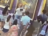 SNIMKA IZ MUZEJA ZGROZILA SVIJET: Oštetio neprocjenjivu sliku pokušavajući snimiti selfie...