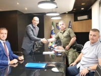 POTPISAN NOVI KOLEKTIVNI UGOVOR: Povećane naknade i benefiti policajcima u ZDK