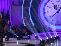 GLASANJE TRAJE DO PONOĆI: Raste napetost među takmičarima emisije 'Nikad nije kasno' i to na...