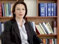 FAKTURE NE LAŽU: Ko je misteriozni saputnik Monike Mijić na strazburškom putu protiv pravde?