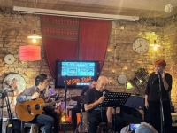 'SB' U ATELJEU 'FIGURE': 'Vjetar naglo s juga, sa radija Indexi i tuga…' stihovima pjesme 'Snijeg' Fadil Redžić otvorio promociju albuma 'Kad sam bio hodža', nastupili i… (FOTO, VIDEO)