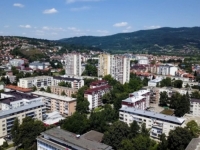 DOBOJ, GRAD-MUZEJ NEDOVRŠENIH PROJEKATA: Nekada su se rijeke ljudi slijevale prema 'Bosanki', 'Trudbeniku', 'Energoinvestu', a danas na posao idu u Tešanj