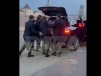 LJUDI U CRNOM U SRED MOSKVE OTELI ČOVJEKA: Objavljivao snimke s uvredama na račun Čečena i islama (VIDEO)