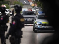 STRAVIČNO UBISTVO: Nožem izbo ženu u školskom dvorištu, pred djetetom (8)