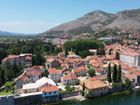 MOGU SE 'ZAHVALITI' DODIKU: Politička situacija kvari sezonu u RS, turisti ih zaobilaze u širokom luku