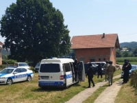 BOMBOM GAĐAO ROĐAKA I POGODIO GA U GLAVU: Od optuženog će biti oduzeta vojna municija, kumulativne mine, okvir automatske...