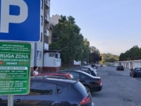 VRHUNAC APSURDA I KORUPCIJE: Privatnoj firmi, čiji je vlasnik blizak vladajućem SNSD-u, grad Doboj plaća pola miliona da vrši usluge naplate parkinga