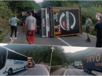 KOD SARAJEVA SE PREVRNUO KAMION: Ima povrijeđenih (FOTO/VIDEO)