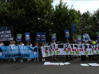 DEMONSTRANTI IZAZVALI PAŽNJU: Protesti prvog dana Wimbledona zbog saradnje sponzora Barclaysa s Izraelom (FOTO, VIDEO)