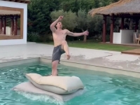 SVE JE STALO U JEDNU RIJEČ: Pogledajte šta Zlatan Ibrahimović radi u bazenu u 44. godini (VIDEO)