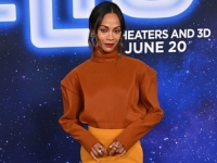 DAMA SA STILOM: Zoe Saldana u retro izdanju, ova suknja posebno laska figuri (FOTO)