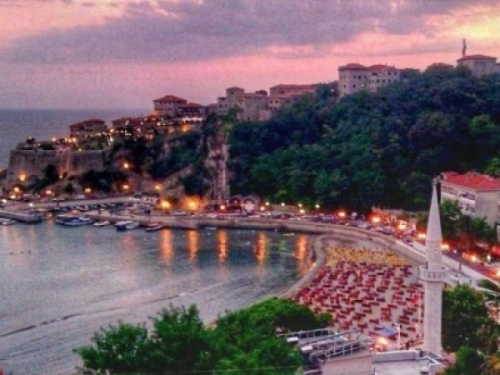 U POZNATOM CRNOGORSKOM LJETOVALIŠTU, VODA SE NE PREPORUČUJE ZA PIĆE: Povećana je...
